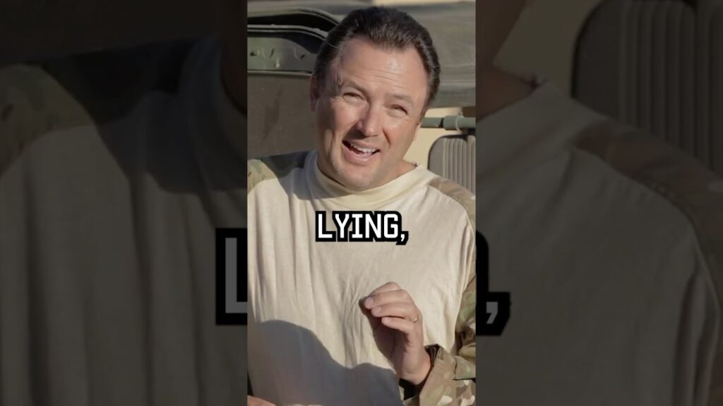 A Green Beret tip for how to catch someone lying. #shorts #specialforces #military #tips
